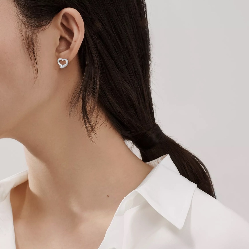 Tiffany & Co. Elsa Peretti® Open Heart Stud Earrings in Silver, 11 mm - Picture 2 of 9